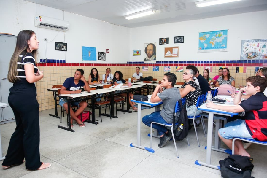 Pernambuco abre 9 mil vagas em cursos gratuitos de idioma; veja como garantir a sua