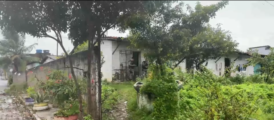 Execução em Olinda: homem é morto dentro de casa por grupo encapuzado no V8