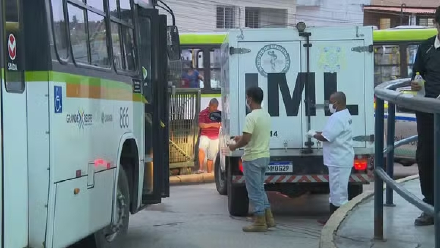 Tragédia no TI Xambá: mulher morre atropelada por ônibus dentro do terminal 