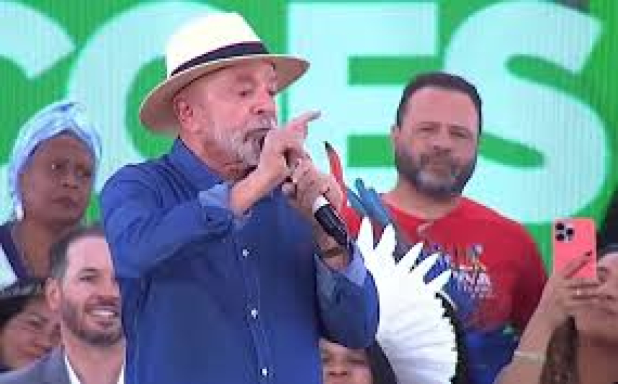 Lula rebate Trump sobre tarifa de 50%: “Se ele estiver trucando, vai tomar um seis”