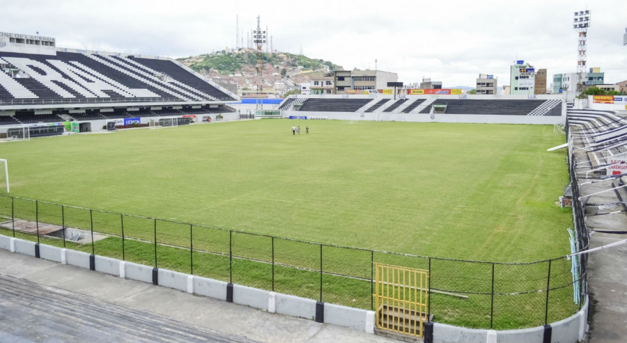 Central é punido por injúria racial e tenta manter venda de ingressos