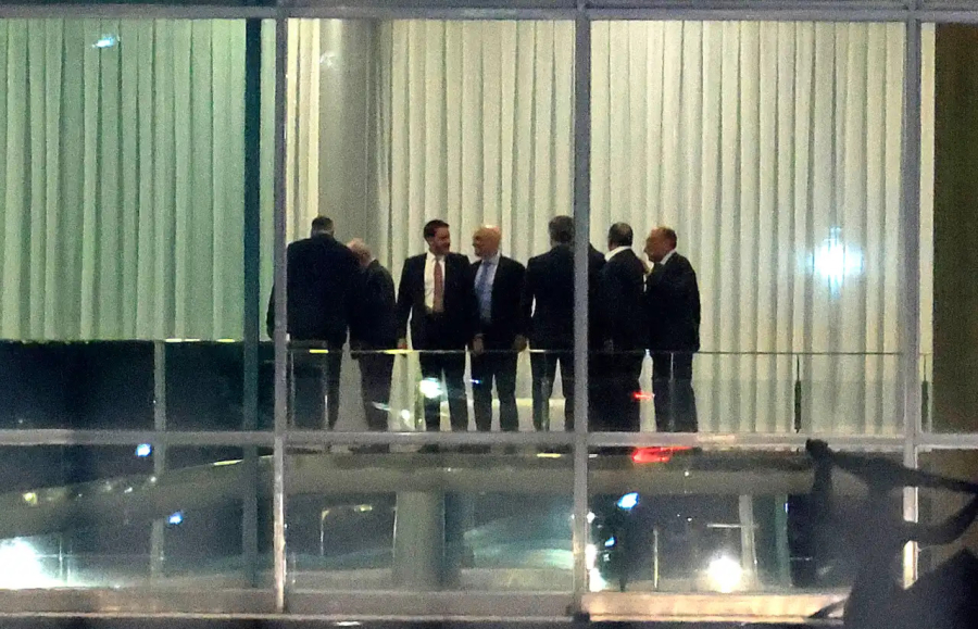 Lula promove jantar com Moraes e ministros do STF após sanções dos EUA