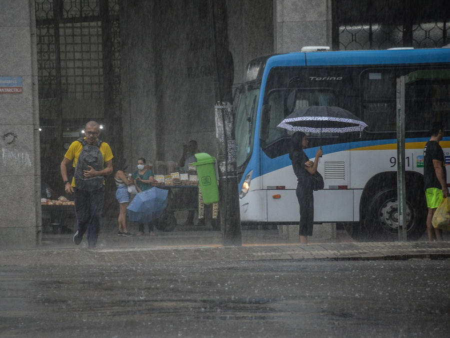 Previsão do tempo indica semana de chuva em Pernambuco; veja as regiões mais afetadas