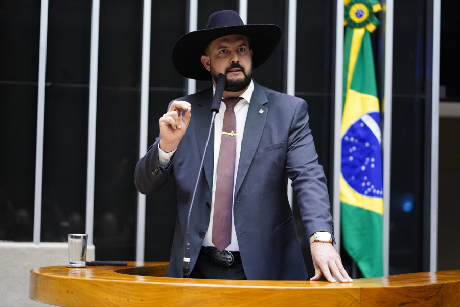 Hugo Motta propõe afastamento de cinco deputados após motim no Congresso; veja lista