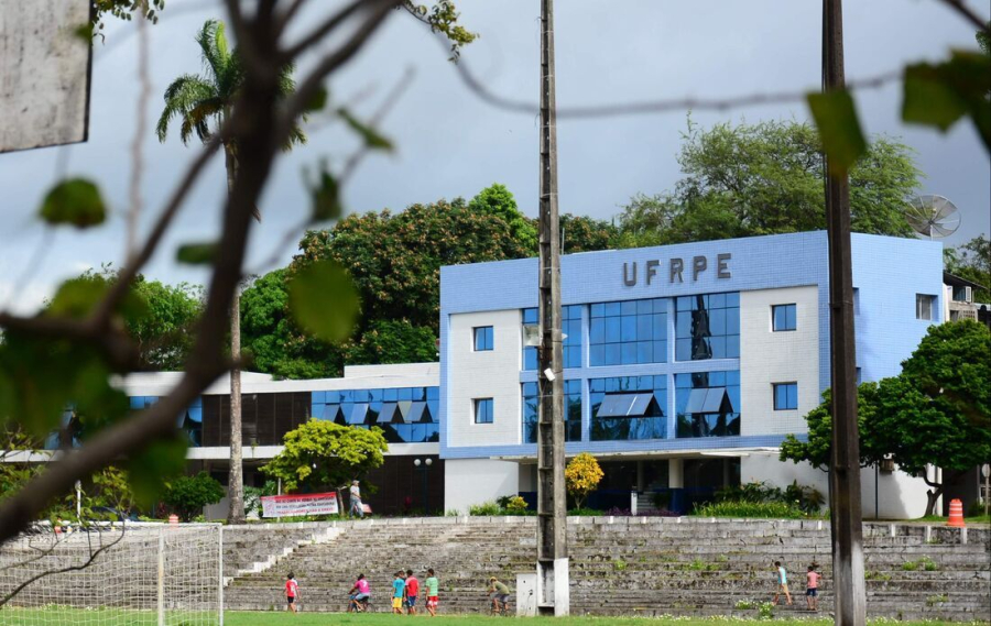 UFRPE abre processo seletivo com 360 vagas EAD: veja prazos e requisitos