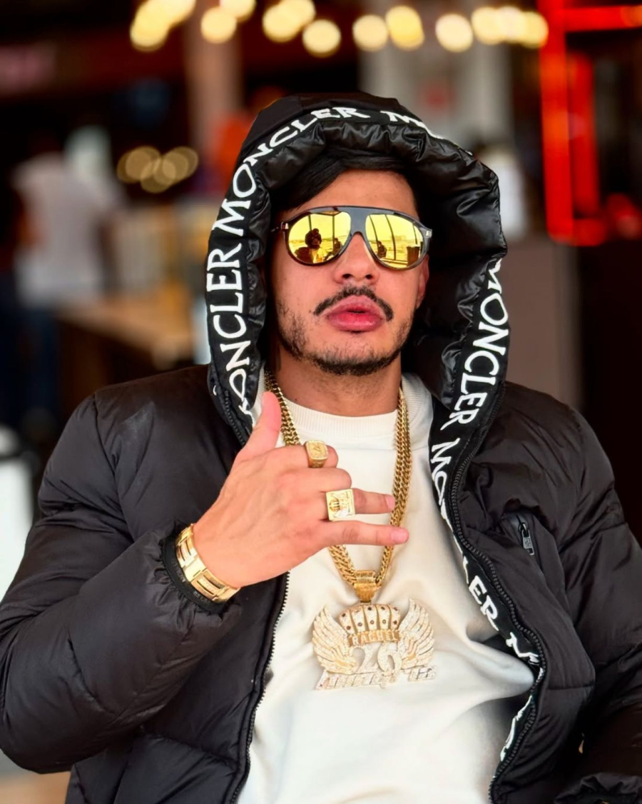 Veja imagens do rapper Hungria internado após ingerir bebida supostamente contaminadas