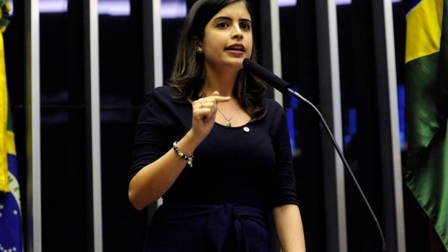 Tabata Amaral se posiciona sobre confusão de Glauber Braga na Câmara