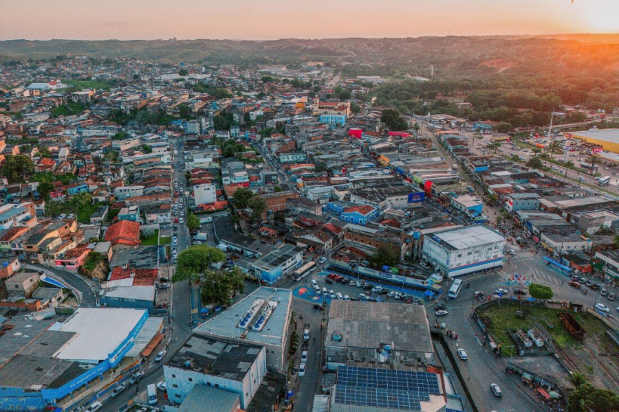 Betinho Gomes aciona MP e TCE e aponta falhas em seleção de professores no Cabo