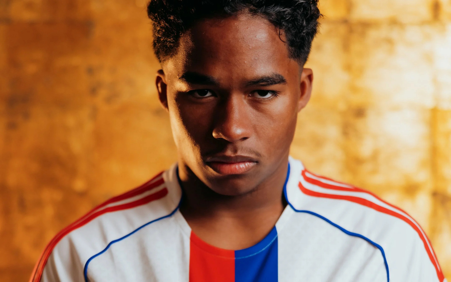 Endrick quebra primeiro recorde na França antes mesmo de estrear