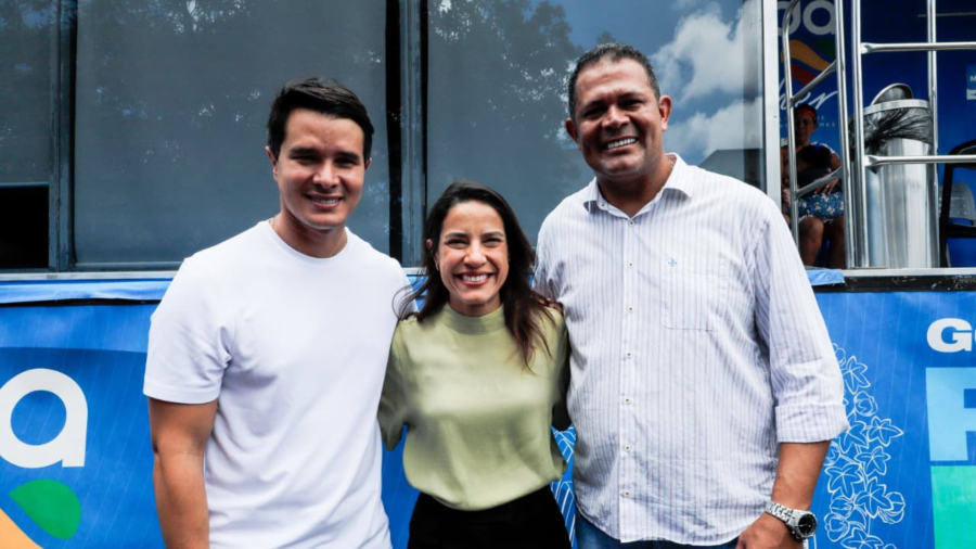 Raquel Lyra cumpre agenda no Recife ao lado de ex-aliado de João Campos