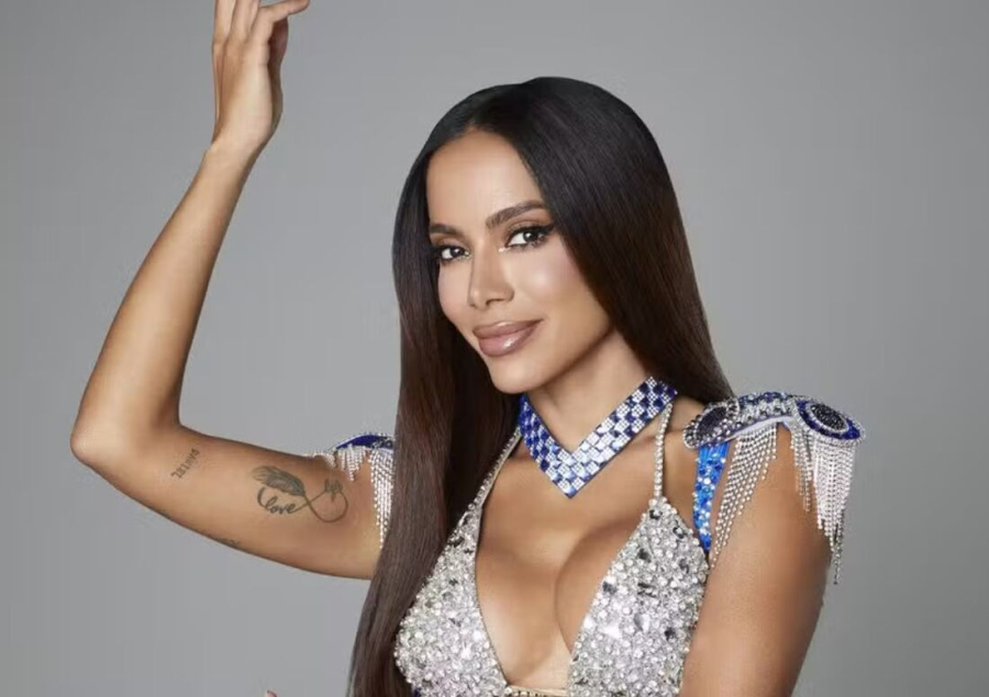 Vídeo: Anitta chega ao Recife para o show da Virada Recife