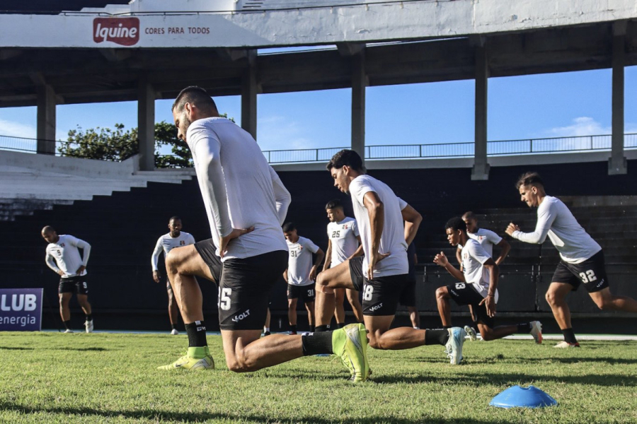 Santa Cruz fecha pré-temporada com jogo-treino contra o Murici