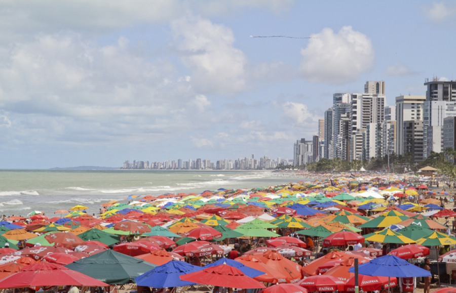 Comércio: o que pode e o que não pode ser cobrado nas praias de Pernambuco