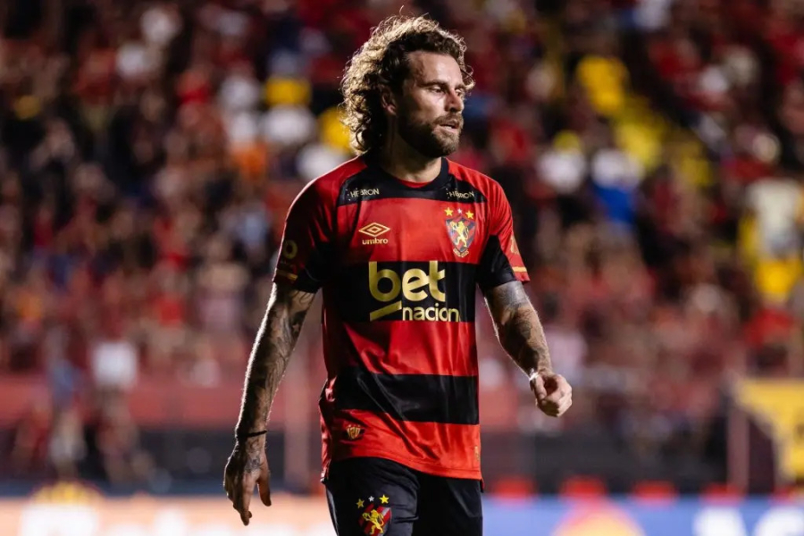 Roger Silva quebra o silêncio e comenta situação de Lucas Lima no Sport