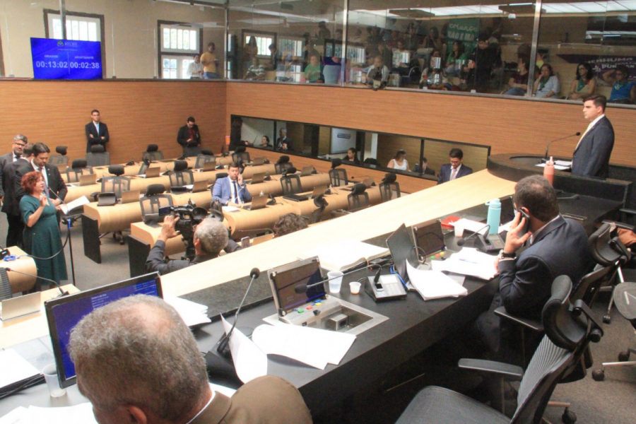 Câmara do Recife define data para decidir impeachment de João Campos