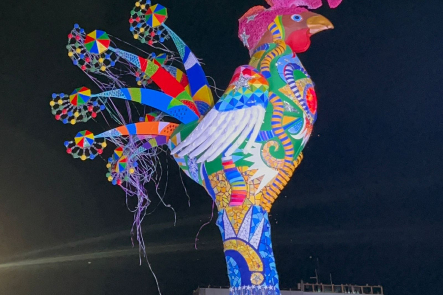 Galo Gigante sobe e marca início do Carnaval 2026