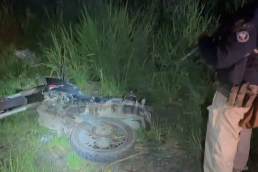 Dupla rouba moto e bate em viatura da PRF ao tentar fugir no Recife