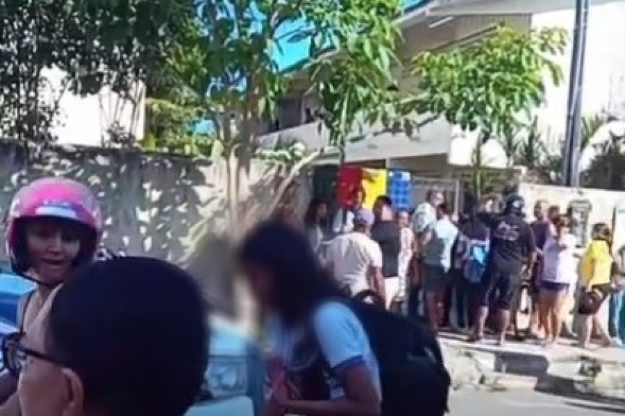 Ataque em escola de Barreiros deixa alunos feridos; ocorrência segue