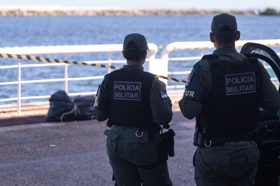 Corpo é encontrado boiando no Rio Capibaribe perto do Marco Zero