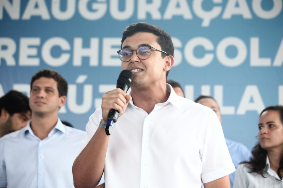 Veja ao vivo a posse de Victor Marques como prefeito do Recife