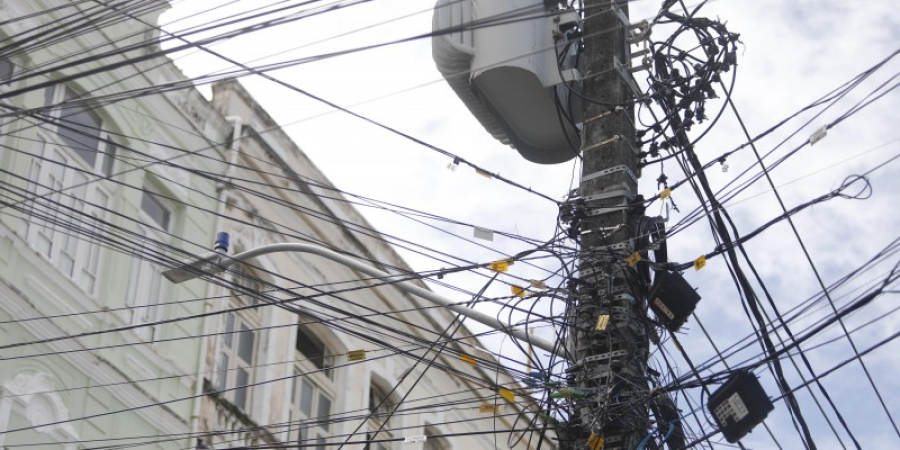 Ficou sem energia no Recife? Veja como pedir atendimento rápido