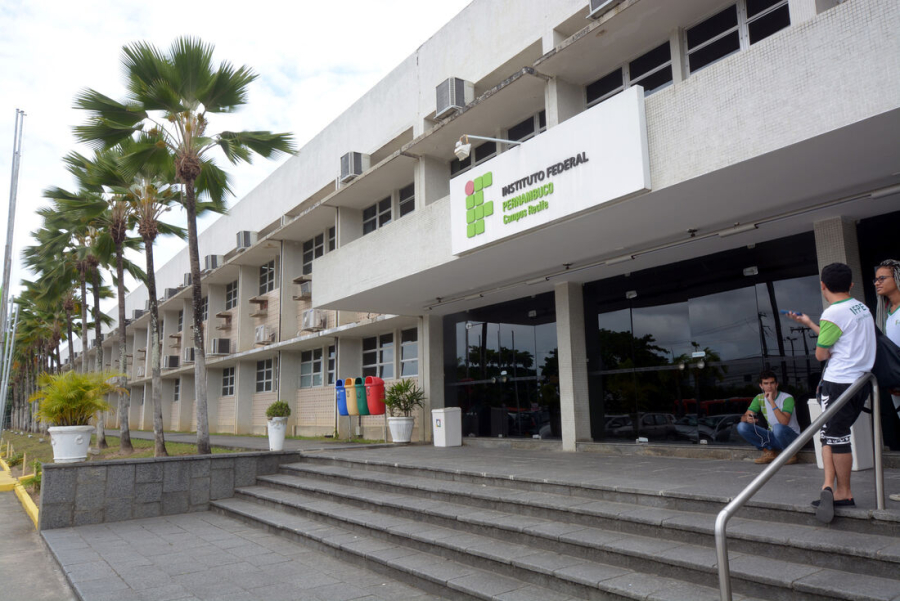 IFPE lança seleção para curso de drone com ajuda de custo