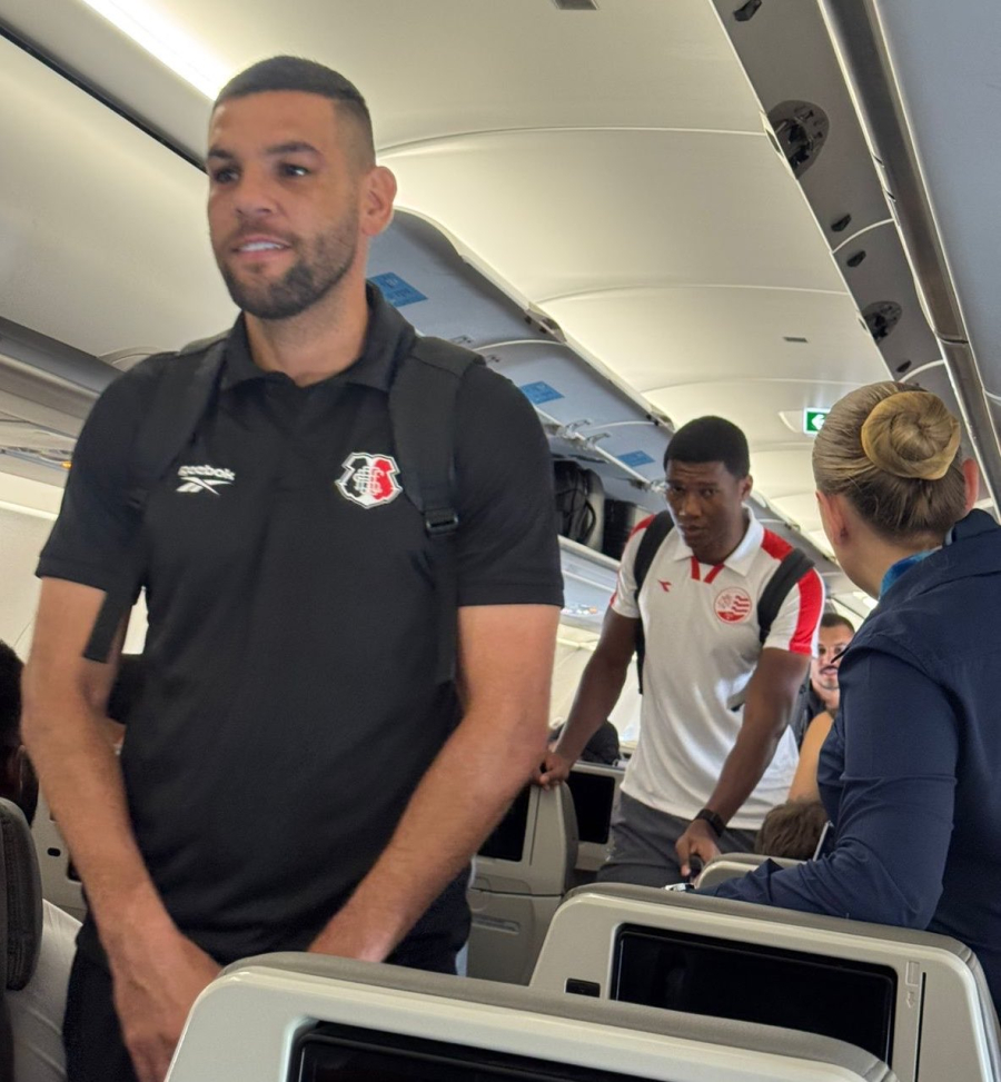 Náutico e Santa Cruz pegam o mesmo voo para Fortaleza; veja imagens