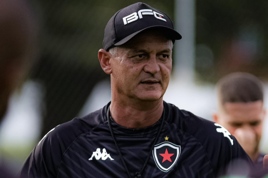 Santa Cruz mira novo técnico; veja nomes cotados