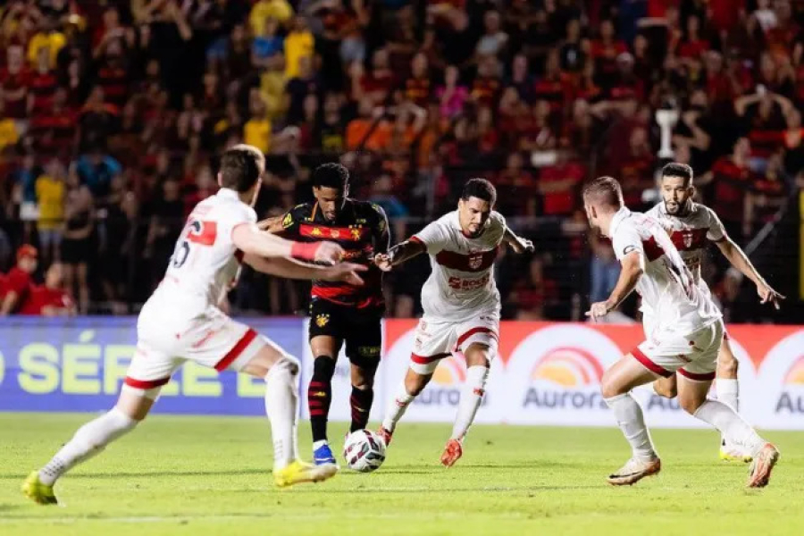 Sport perde a primeira na Série B dentro da Ilha do Retiro