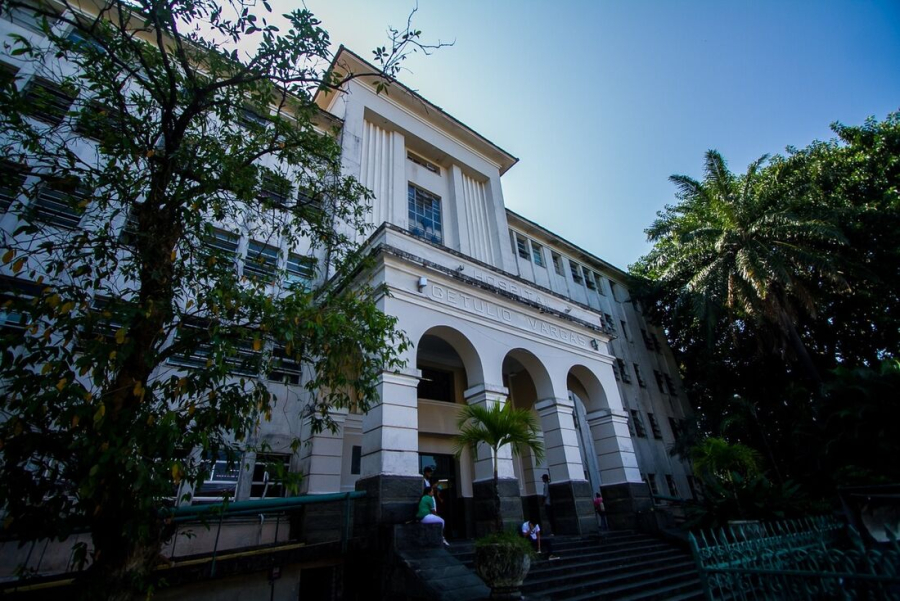 Pai de santo é atacado com faca e cutelo no Recife