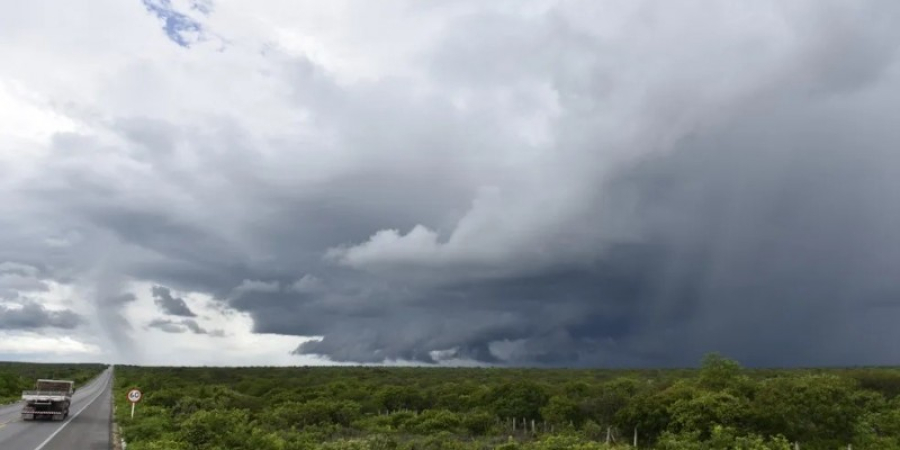 Veja as cidades com alerta de chuva forte em PE nesta segunda (25)