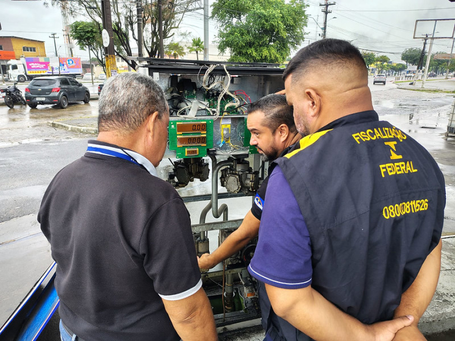 Operação mira 19 postos de combustíveis em Pernambuco