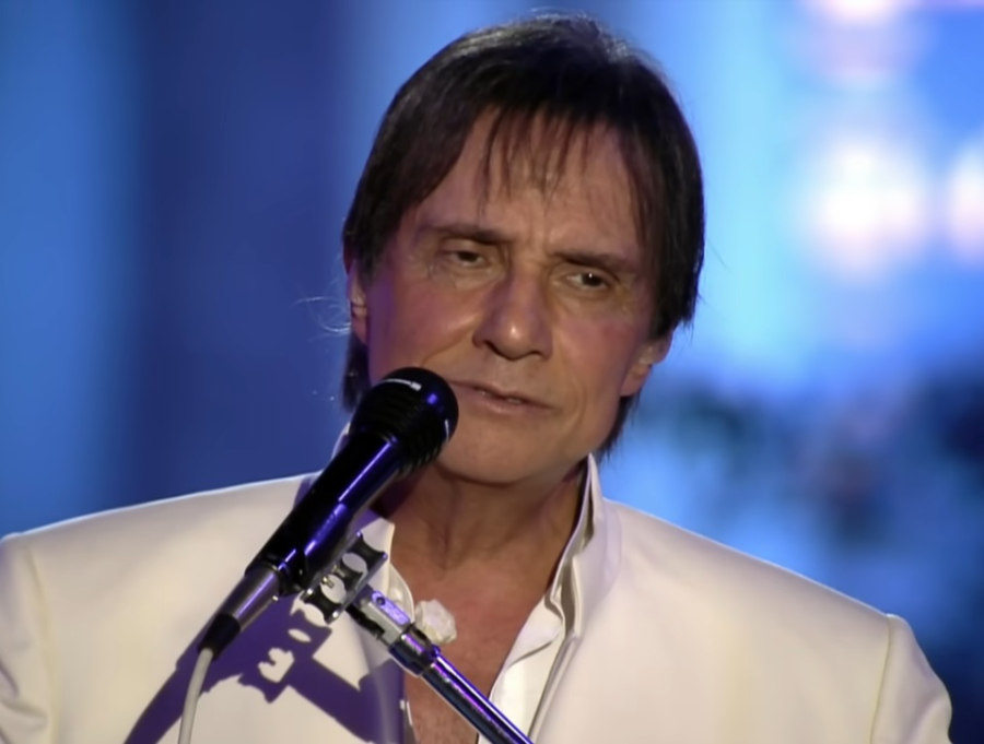 Veja exigências impostas por Roberto Carlos para cantar no São João de Caruaru