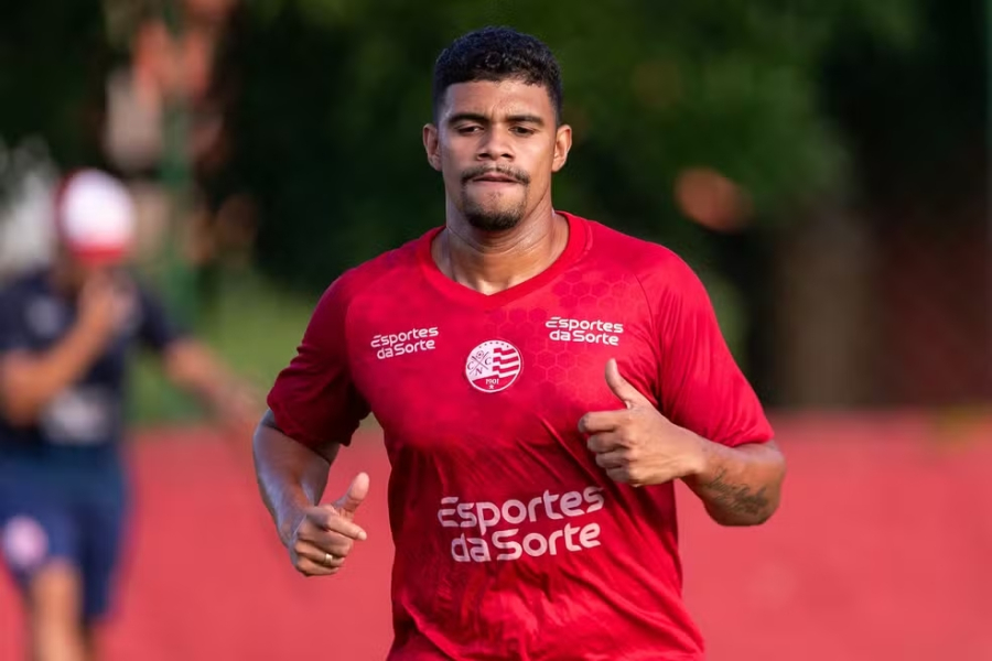 Após agressão, Luiz Felipe volta ao elenco do Náutico