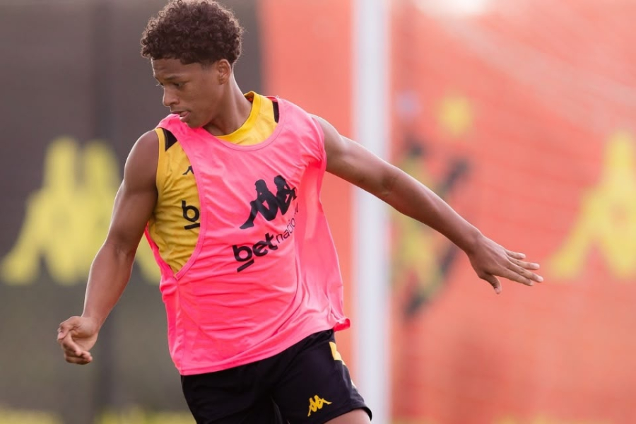 Sport anuncia decisão sobre Zé Lucas em meio à negociação