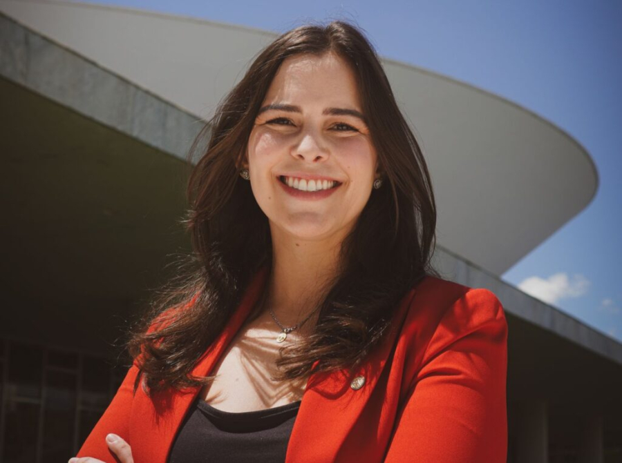 Maria Arraes deixa disputa à Câmara e mira a Alepe