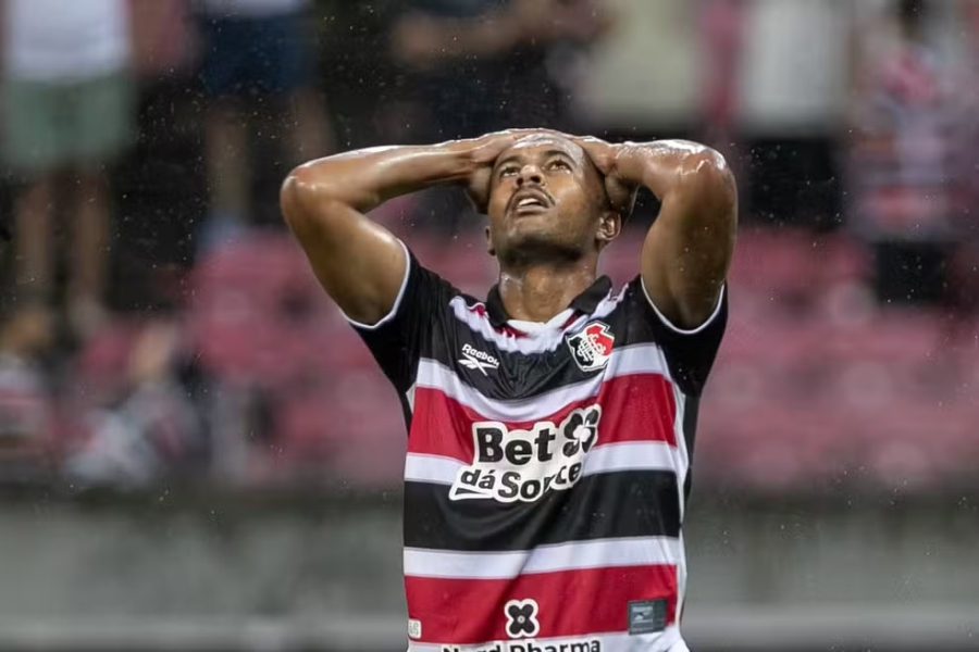 Santa Cruz confirma que Quirino não joga mais pelo clube