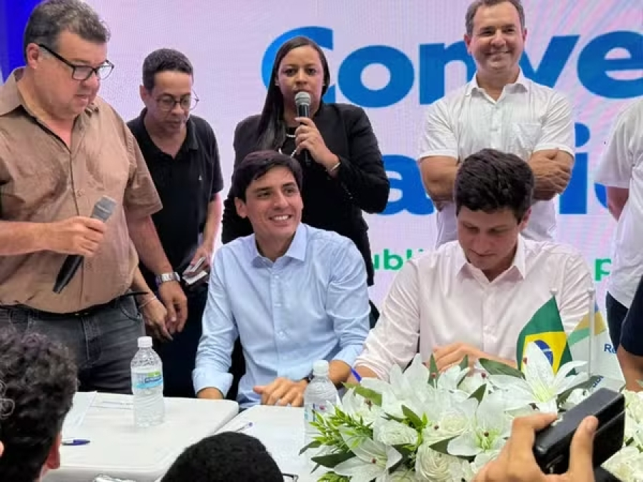 Republicanos oficializa Carlos Costa como vice de João Campos