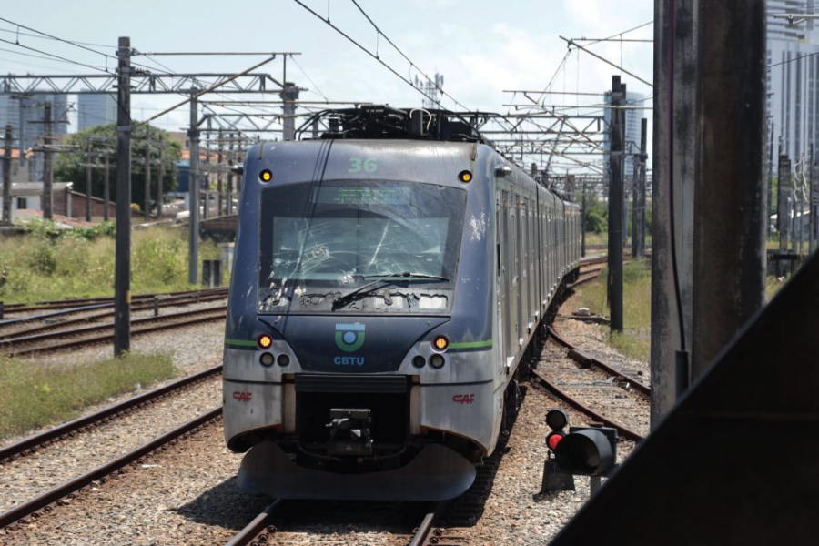 Metrô do Recife volta a funcionar após pane elétrica