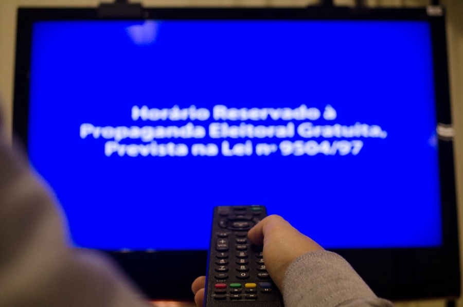 João Campos ou Raquel Lyra: quem terá mais tempo de TV nas eleições?
