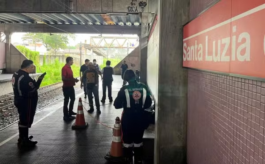 Passageiros encontram homem morto em banco do Metrô do Recife