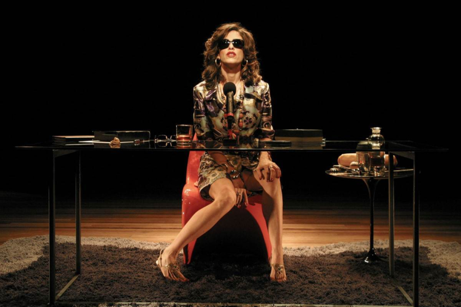 Fernanda Torres traz espetáculo aclamado ao Recife; saiba datas e preço dos ingressos no Teatro do Parque