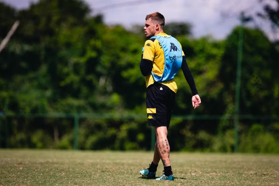 Barletta se revolta com torcedores do Sport após lesão de Felipinho
