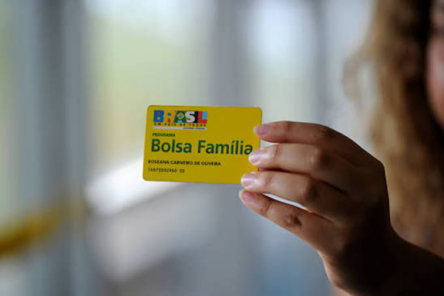 Bolsa Família: confira quando o pagamento de setembro cai na conta