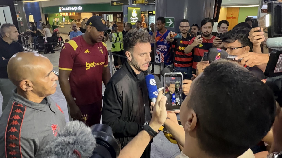 Mariano Soso chega ao Recife para treinar o Sport