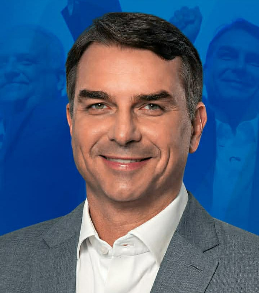 Editorial da Folha faz críticas duras a Flávio Bolsonaro; leia a íntegra