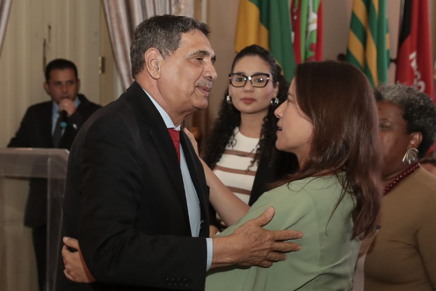 Aliado de Raquel Lyra, João Paulo comenta fala sobre laqueadura
