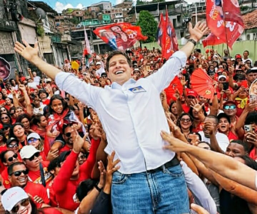 Nos bastidores, PSB vê João Campos em alta e celebra números da pesquisa Atlas