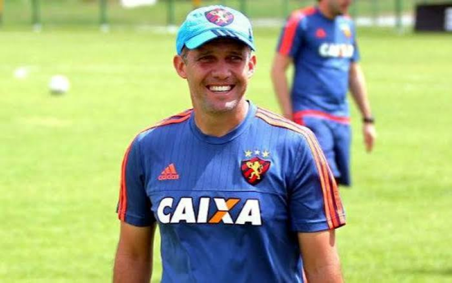 Novo técnico do Inter: Eduardo Baptista assume o Colorado com missão urgente no Brasileirão