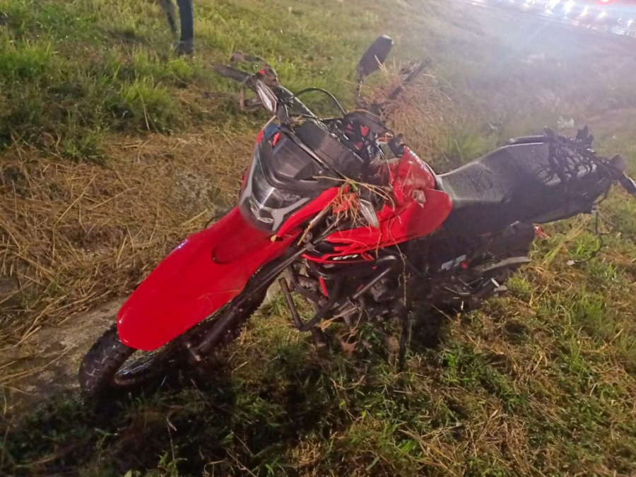 Passageira de aplicativo morre em grave batida entre motos no Recife